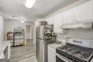 1049 Autumn Crest Dr, Stone Mountain, GA 30083 - Photo 15