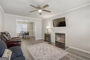1049 Autumn Crest Dr, Stone Mountain, GA 30083 - Photo 7