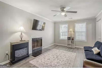 1049 Autumn Crest Drive, Stone Mountain, GA 30083 - Photo 9