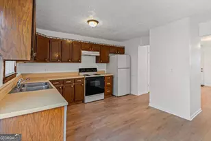 1684 Hunting Creek Dr SE, Conyers, GA 30013 - Photo 11