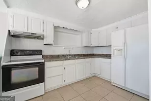 201 Cherokee Dr, Jackson, GA 30233 - Photo 9