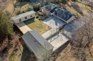 153 Maple Dr, Summerville, GA 30747 - Photo 3