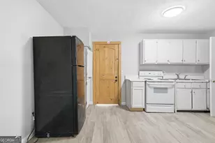 212 Chandler St, Calhoun, GA 30701 - Photo 9