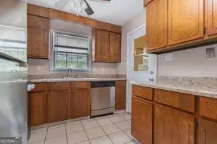 110 Stonefield Ct, Warner Robins, GA 31093 - Photo 5