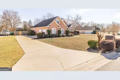208 Twelve Oaks Drive, Warner Robins, GA 31088 - Photo 5