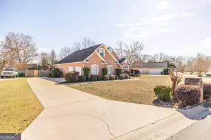208 Twelve Oaks Dr, Warner Robins, GA 31088 - Photo 5