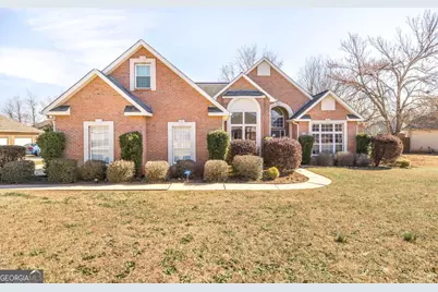 208 Twelve Oaks Drive, Warner Robins, GA 31088 - Photo 1