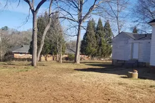 210 N 14th St, Lanett, AL 36863 - Photo 3