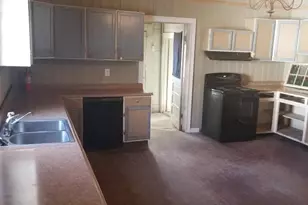 210 N 14th St, Lanett, AL 36863 - Photo 11