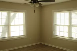 390 Bay St, Baxley, GA 31513 - Photo 17