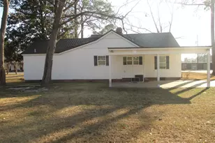 390 Bay St, Baxley, GA 31513 - Photo 3