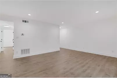 2396 Lawrenceville Highway #V, Decatur, GA 30033 - Photo 5