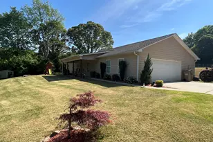 958 Hale Rd, Maysville, GA 30558 - Photo 1