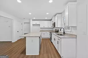 546 Creek View Dr, Hoschton, GA 30548 - Photo 9