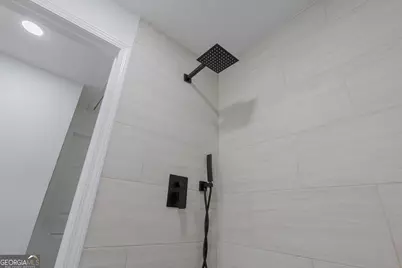 5207 Dixie Lake Road, Union City, GA 30291 - Photo 15