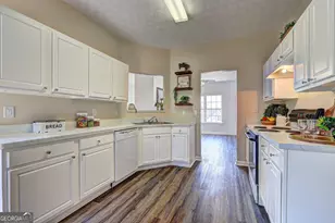 8106 Wynfield Dr, Jonesboro, GA 30238 - Photo 9