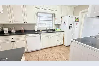 1328 First St, Dudley, GA 31022 - Photo 5