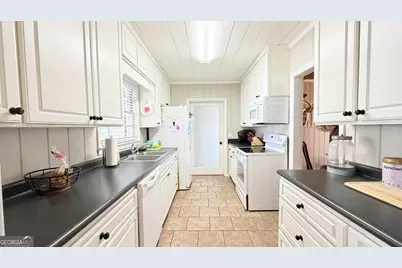 1328 First St, Dudley, GA 31022 - Photo 7