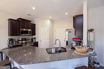 131 Battalion Lane, Hinesville, GA 31313 - Photo 7