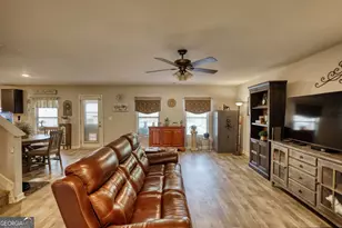 214 Woodlands Dr, Jackson, GA 30233 - Photo 7