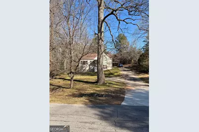 2452 Lakeshore Drive NE, Conyers, GA 30012 - Photo 3