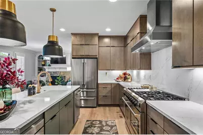 4526 Meadowland Way, Flowery Branch, GA 30542 - Photo 9