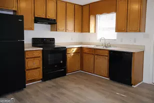 1949 Karen Cir, Milledgeville, GA 31061 - Photo 3