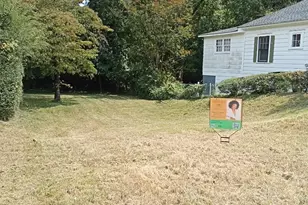 942 Dewey St SW, Atlanta, GA 30310 - Photo 1