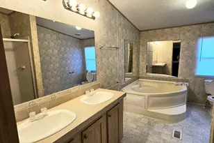 437 Burkhalter Cir, Claxton, GA 30417 - Photo 11