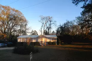 437 Burkhalter Cir, Claxton, GA 30417 - Photo 1