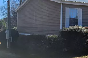 437 Burkhalter Cir, Claxton, GA 30417 - Photo 3