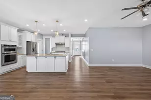 6928 Manchester Dr, Flowery Branch, GA 30542 - Photo 11