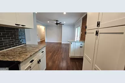 2292 Chestnut Hill Circle, Decatur, GA 30032 - Photo 5