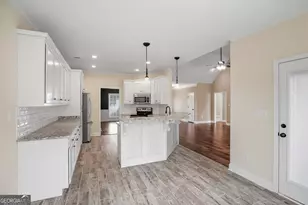 251 Hampton Oaks Way, Byron, GA 31008 - Photo 11