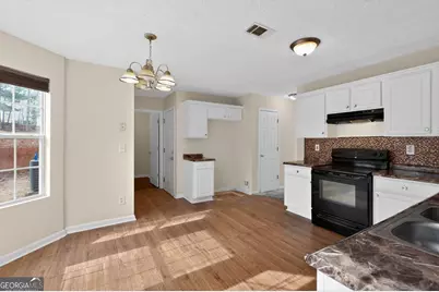 5745 Walter Trail, Stone Mountain, GA 30087 - Photo 9