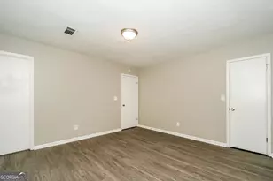 6373 Valley Dale Dr, Riverdale, GA 30274 - Photo 9