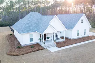 128 Magnolia Dr, Baxley, GA 31513 - Photo 1