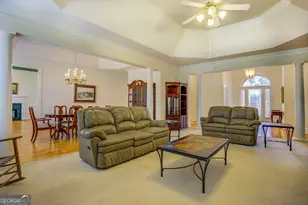 2910 Chesterfield Way SE, Conyers, GA 30013 - Photo 13