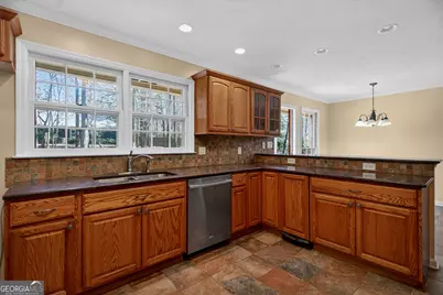 502 Ashford Circle, Lagrange, GA 30240 - Photo 11