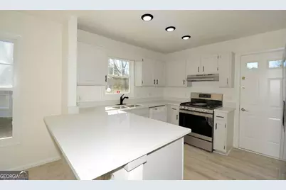 2381 Cove Road, Lithonia, GA 30058 - Photo 9