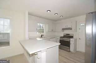 2381 Cove Rd, Lithonia, GA 30058 - Photo 7