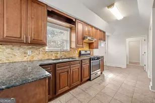 140 Forest Lake Dr, Fayetteville, GA 30215 - Photo 9