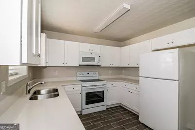 6902 Malvern Court, Lithonia, GA 30038 - Photo 7