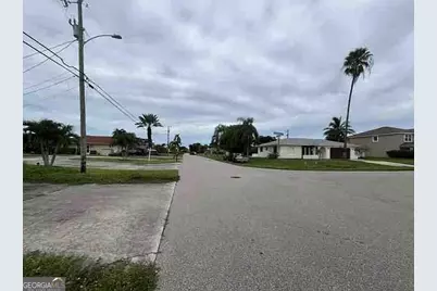 112 SW 38th Terrace, Cape Coral, FL 33914 - Photo 5