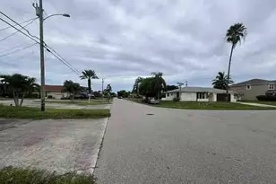 112 SW 38th Terrace, Cape Coral, FL 33914 - Photo 5