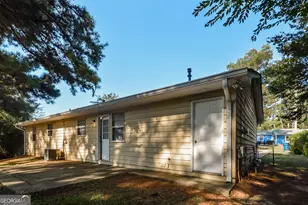 619 Lakeridge Cir SE, Conyers, GA 30094 - Photo 15