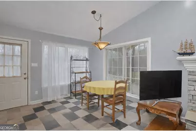 9285 Crystal Springs Road, Gainesville, GA 30506 - Photo 5