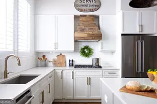 1298 Chelsea Cir NW, Atlanta, GA 30318 - Photo 3