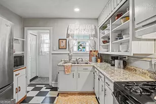 2224 E 38th St, Savannah, GA 31404 - Photo 9