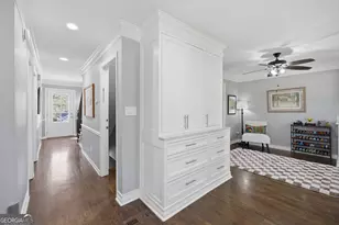 9330 Martins Lake Dr, Roswell, GA 30076 - Photo 9